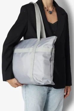 Novara sport shopper Elise Grey