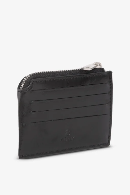 Salerno credit card holder Susy Black